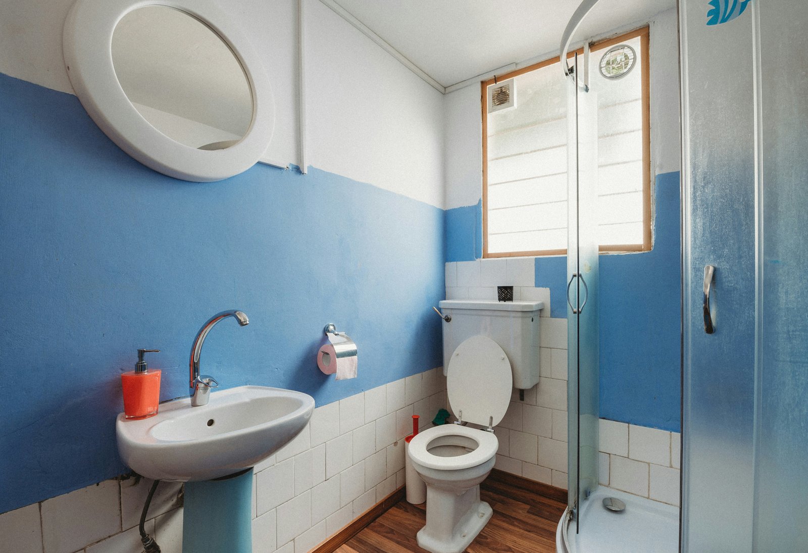 Toilettenanschluss im Badezimmer