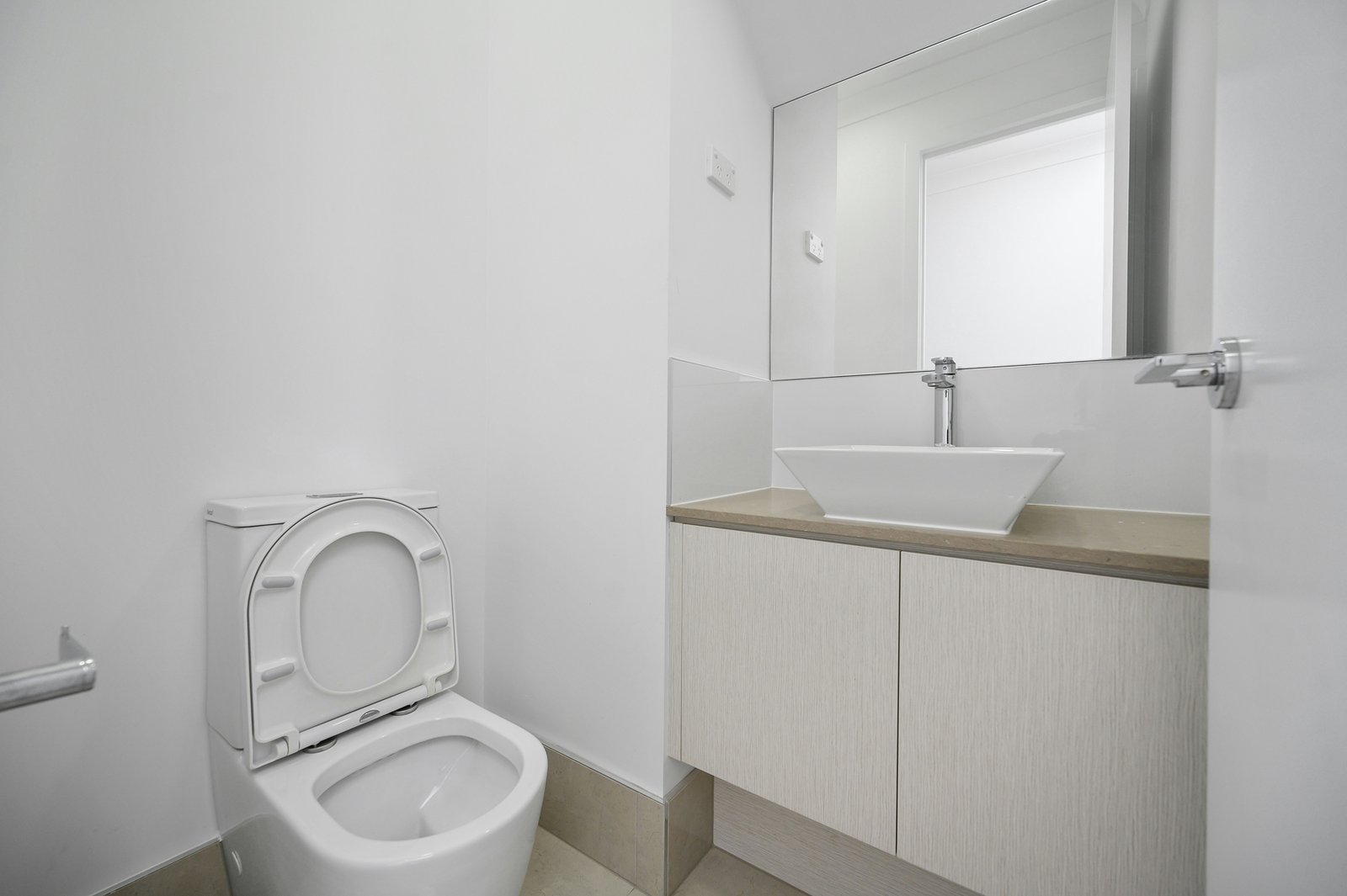Toilette beim Reinigen