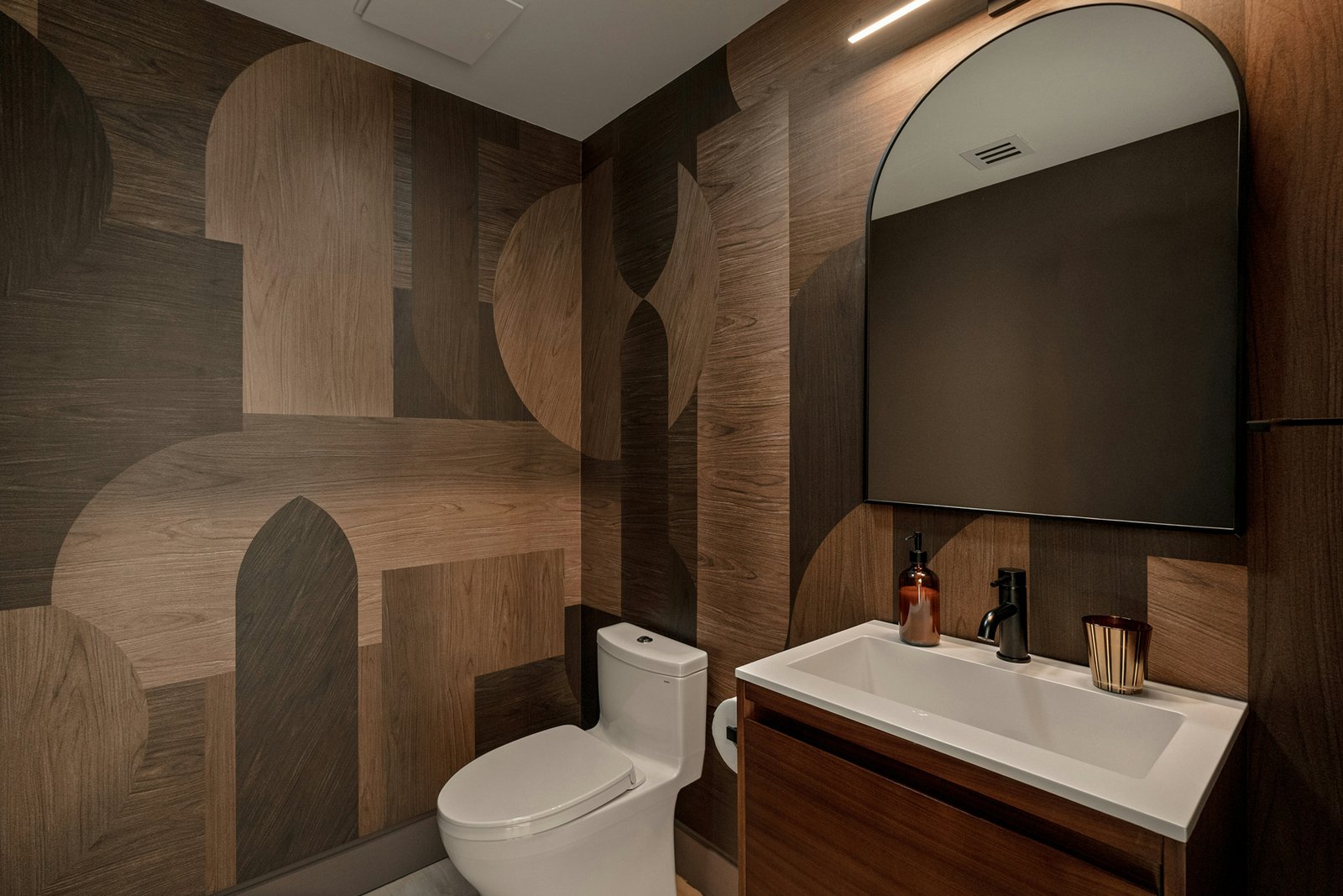 Toilette im Badezimmer