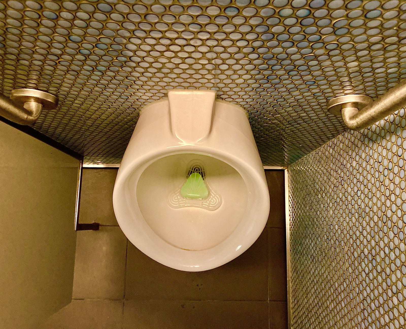 Verstopfte Toilette im Badezimmer
