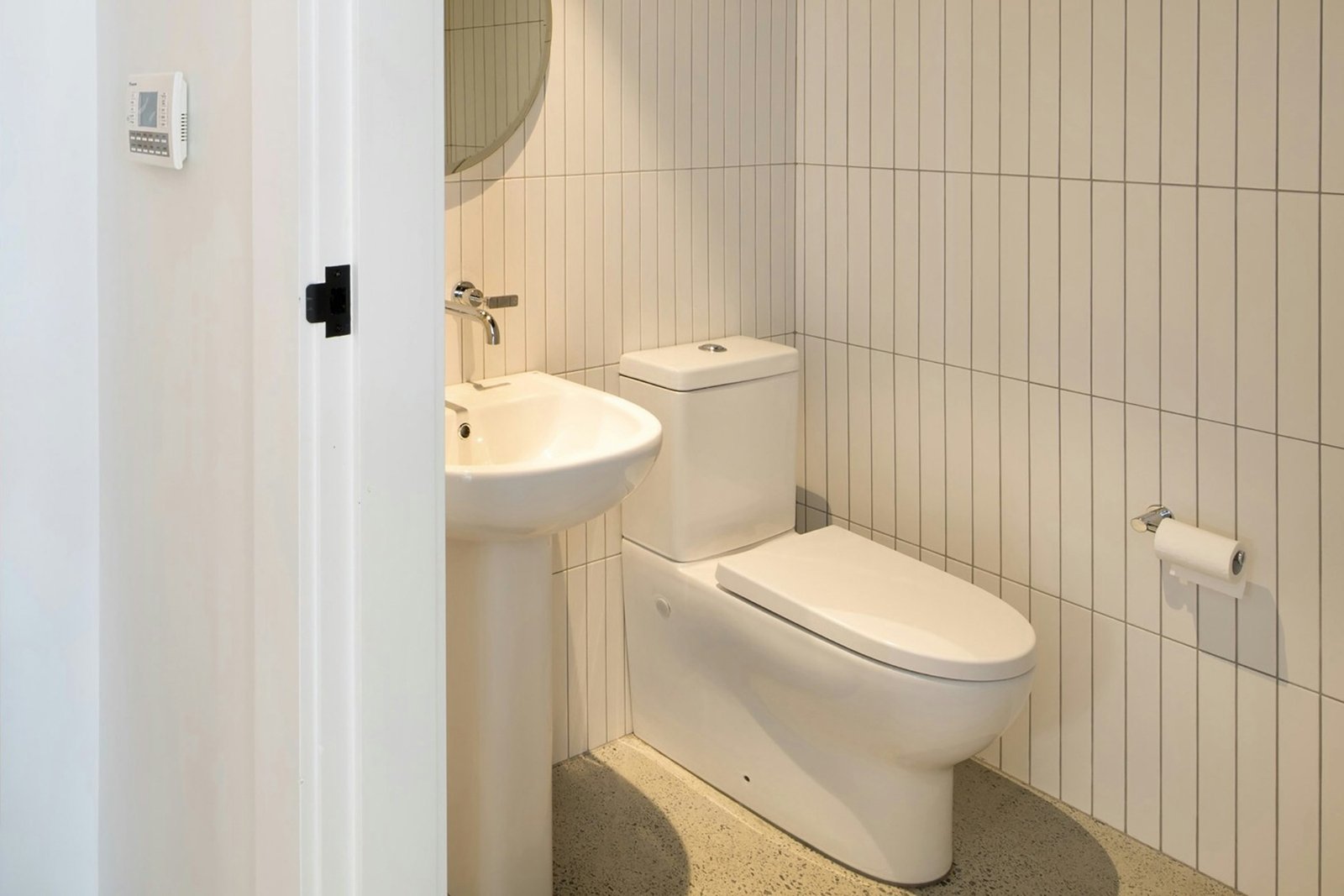 Toilette in einem Badezimmer